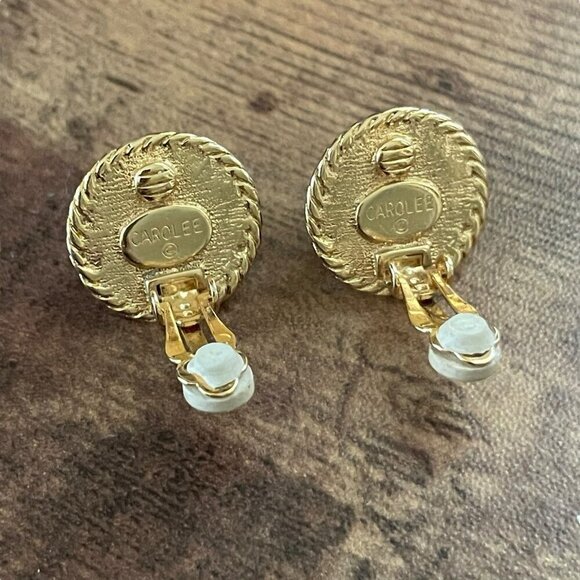 Vintage Carolee Earrings Faux Black Tahitian Pearl Gold Tone Button Clip On - Picture 5 of 7